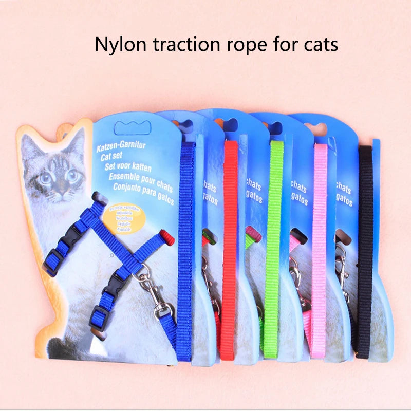 Nylon traction rope for cats in various colors with packaging on a pink background